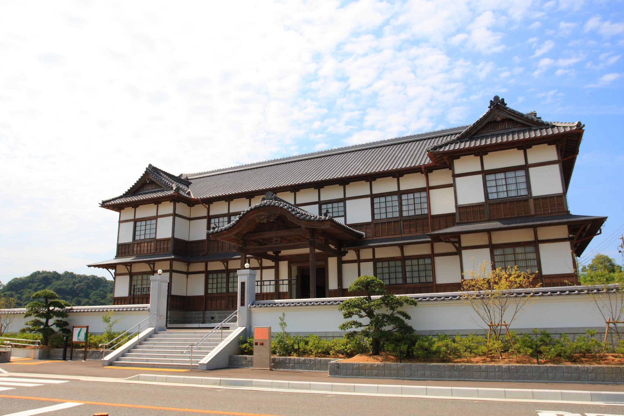 旧和歌山県議会議事堂（一乗閣）