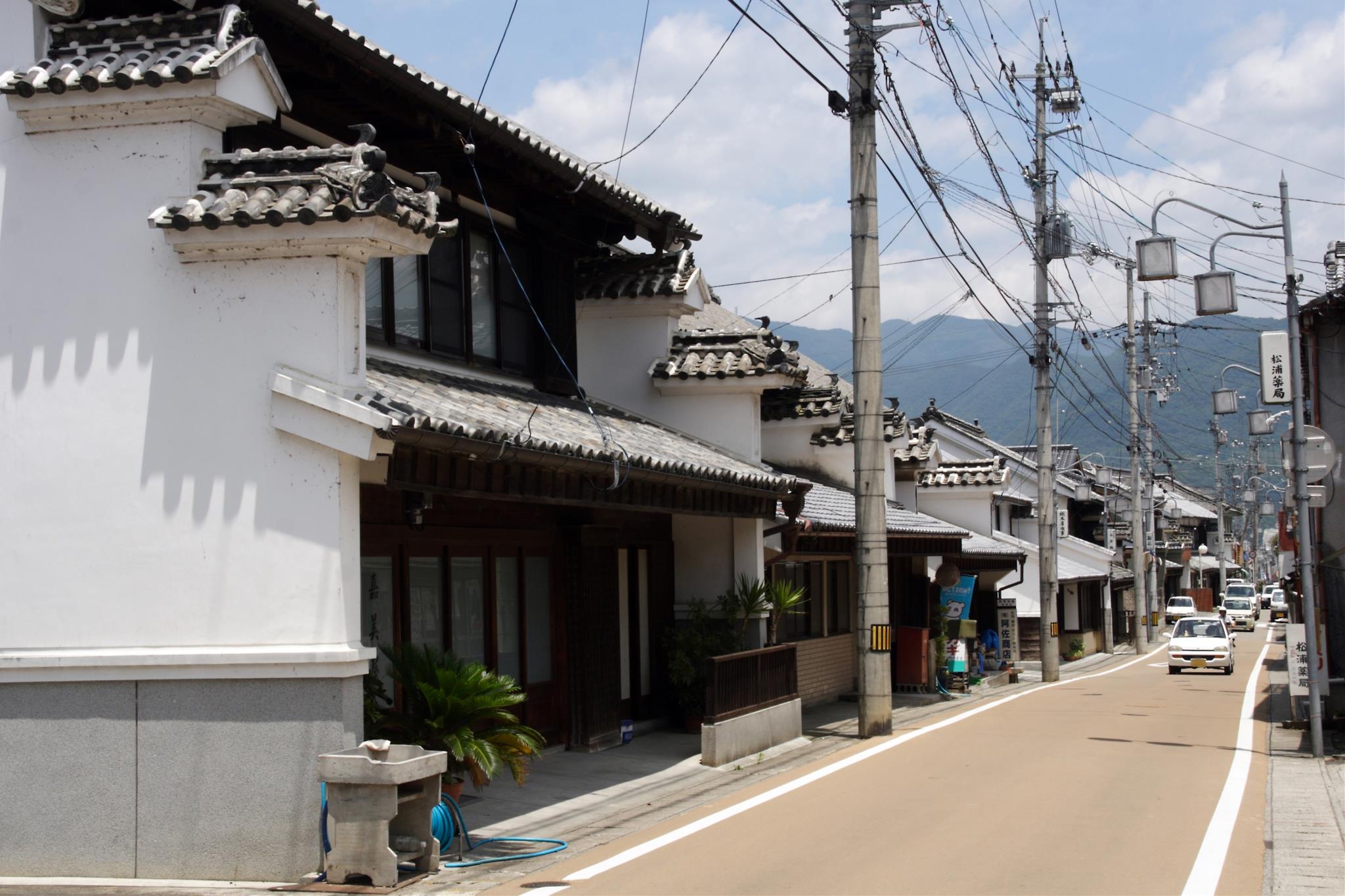 貞光二層うだつの町並み