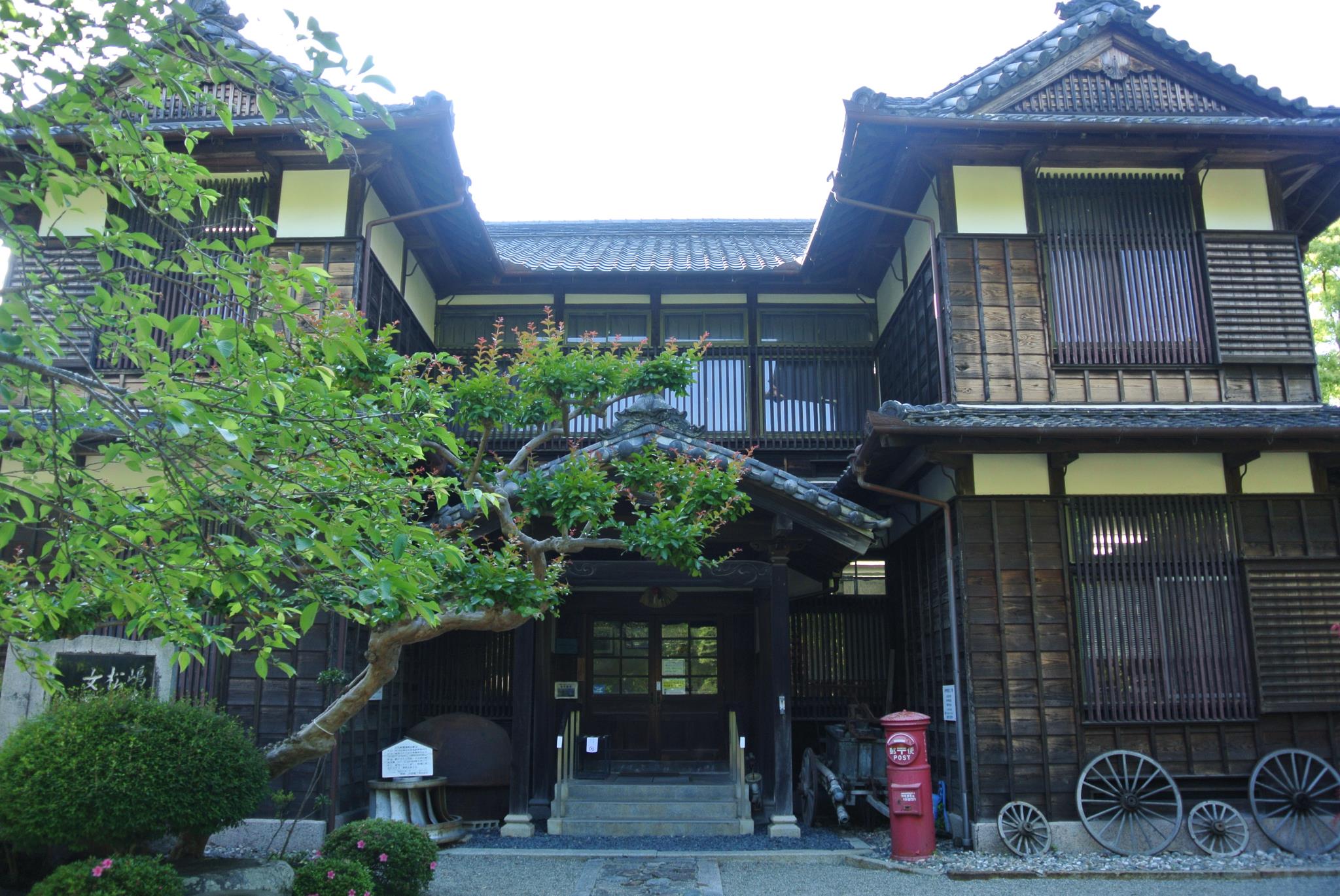 松阪市立歴史民俗資料館（2F小津安二郎松阪記念館）